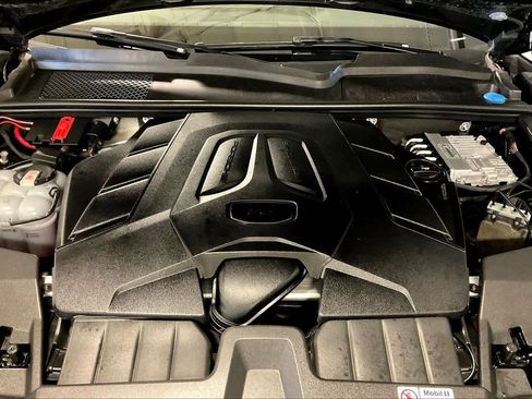 Used 2024 Porsche Cayenne image 27