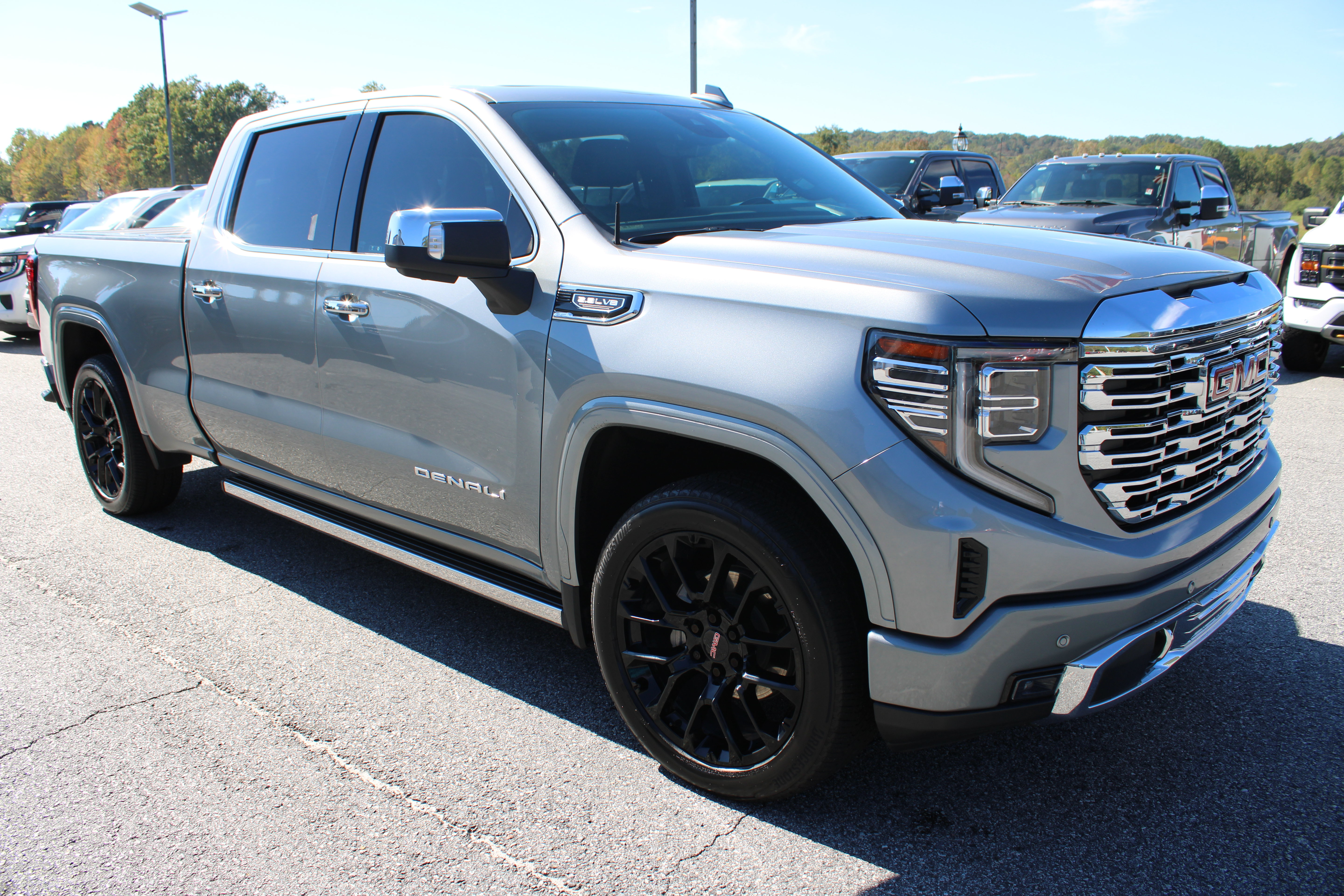 Used 2023 GMC Sierra 1500 Denali w/ Denali Reserve Package AWD/4WD image 4