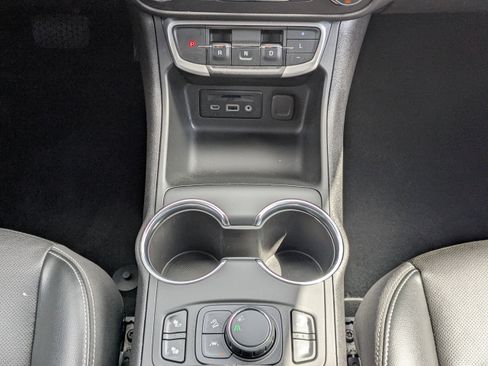 Used 2023 GMC Terrain SLT image 21