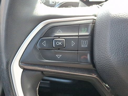 Used 2023 Jeep Grand Cherokee Altitude image 21