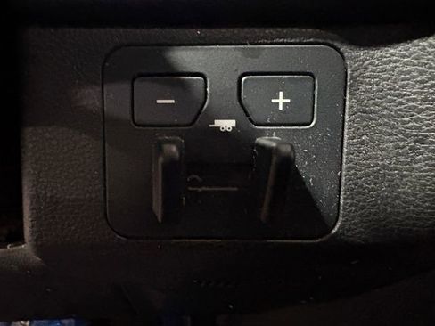 Used 2024 Toyota Tundra Limited image 24