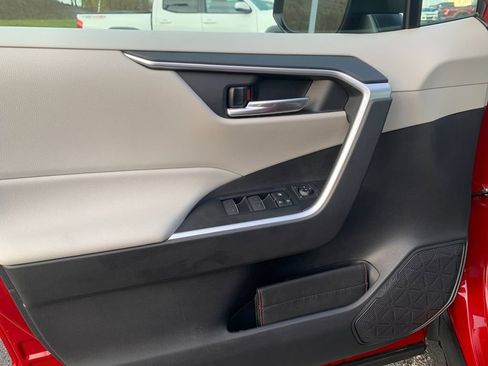 New 2025 Toyota RAV4 XLE w/ Convenience Package image 11