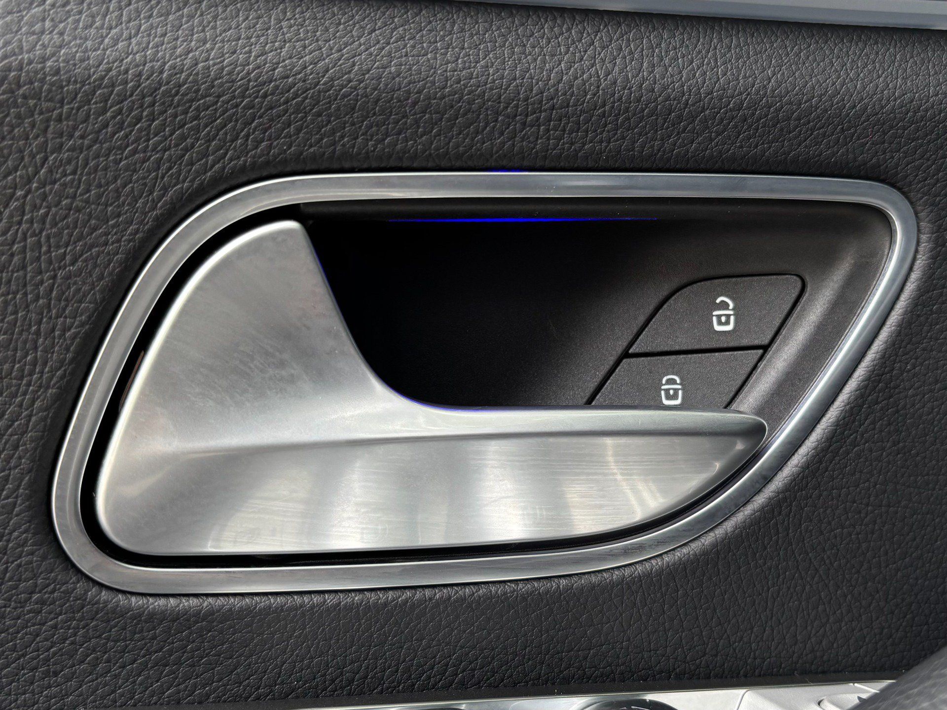 Used 2025 Mercedes-Benz GLS 450 4MATIC w/ AMG Line Exterior image 64