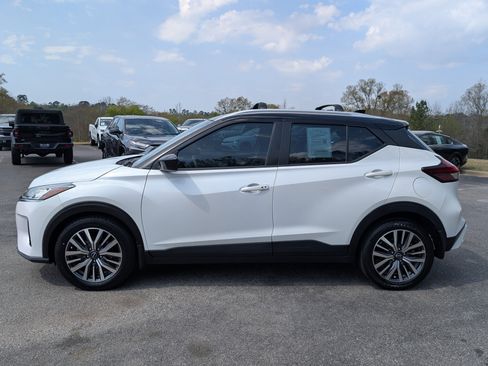 Used 2023 Nissan Kicks SV w/ Interior Electronics Package image 6