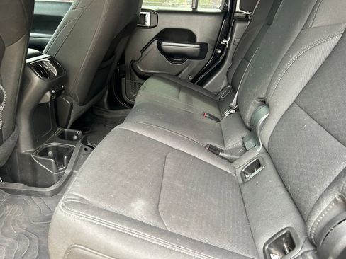 Used 2022 Jeep Gladiator Willys image 16