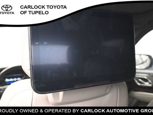 Used 2021 GMC Yukon SLT w/ SLT Luxury Plus Package AWD/4WD image 24