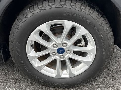 Used 2021 Ford Escape SE image 11