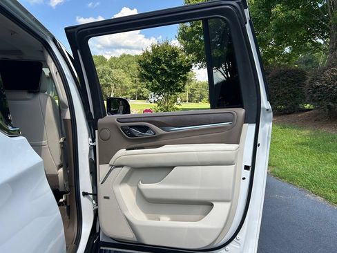 Used 2021 GMC Yukon XL Denali w/ Denali Premium Package AWD/4WD image 63