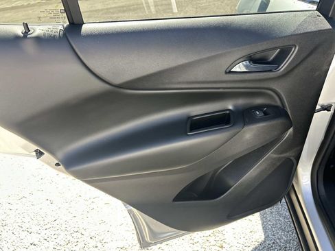Used 2020 Chevrolet Equinox LT w/ Driver Convenience Package FWD image 24
