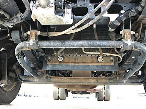 Used 2019 Isuzu NPR image 36