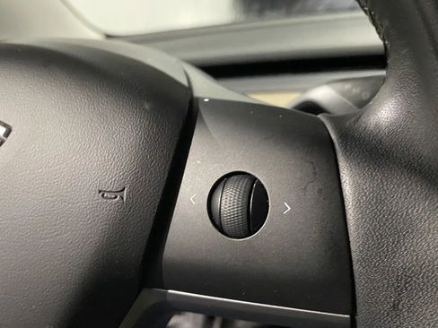 Used 2019 Tesla Model 3 Standard Range Plus image 17