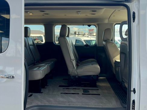Used 2017 Nissan NV 3500 SL RWD image 13
