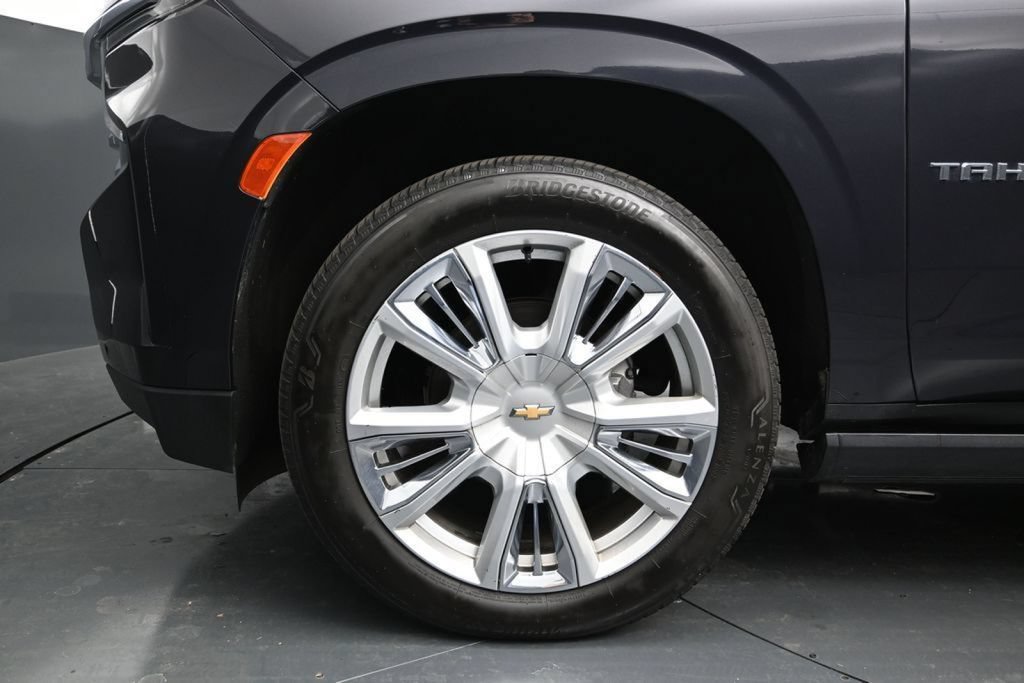 Used 2022 Chevrolet Tahoe High Country w/ Premium Package 2 AWD/4WD image 15