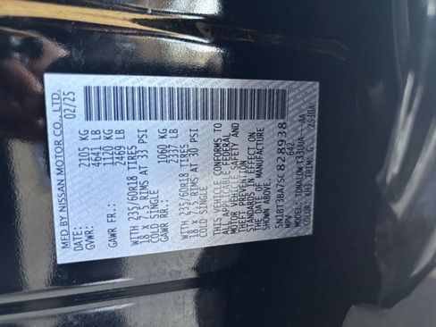 Used 2025 Nissan Rogue SV FWD image 31