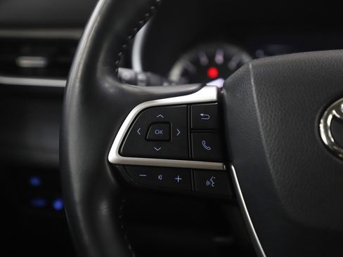 Used 2022 Toyota Highlander XLE image 29