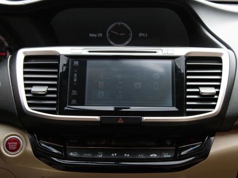 Used 2016 Honda Accord EX image 23