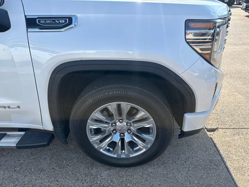 Used 2024 GMC Sierra 1500 Denali RWD image 4