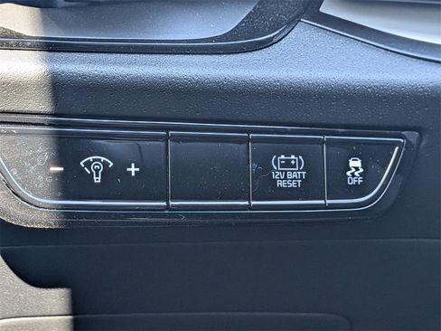 Used 2024 Kia Niro LX image 26