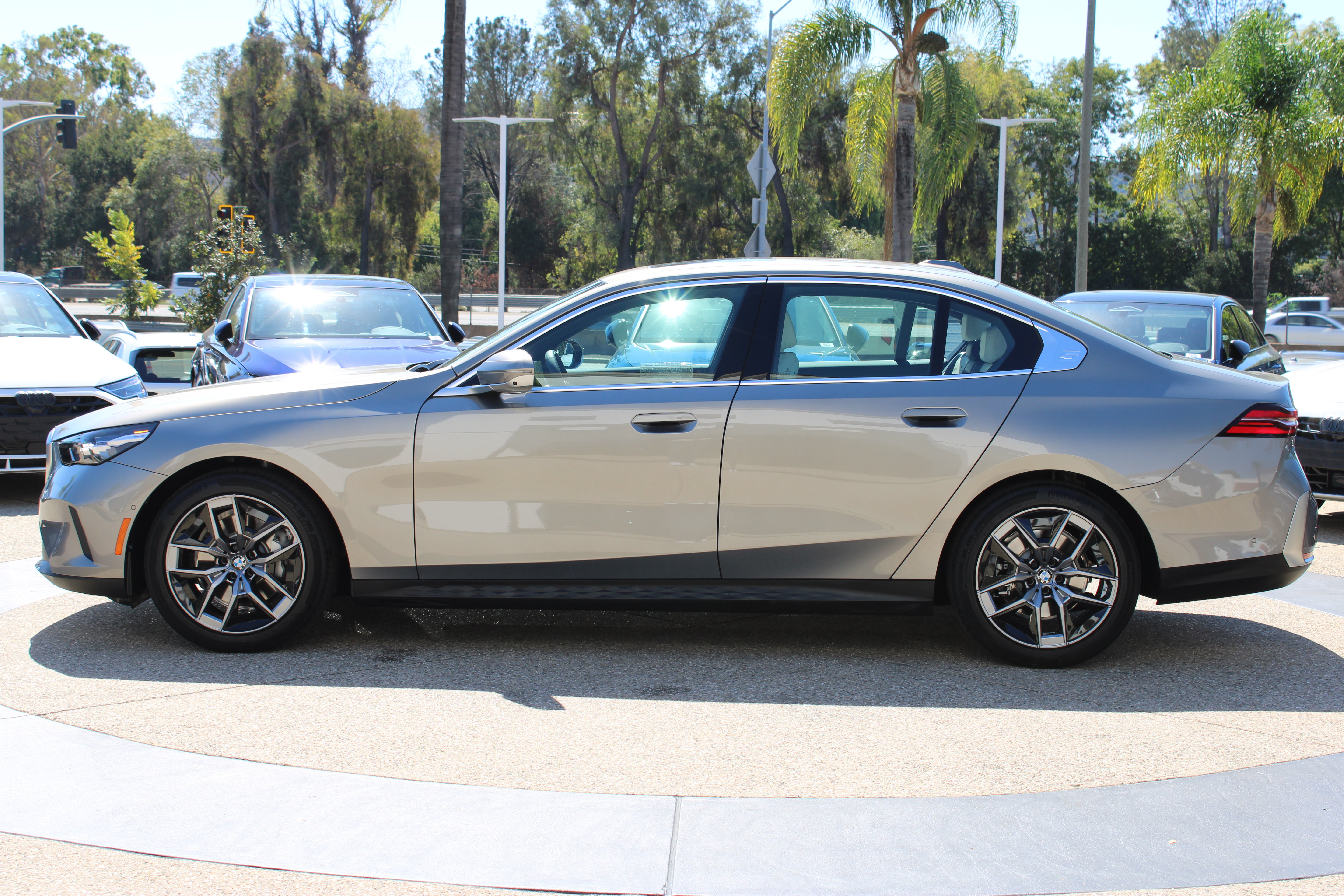 Used 2026 BMW 530i w/ Premium Package RWD image 2