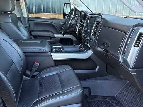 Used 2019 Chevrolet Silverado 2500 LTZ image 8