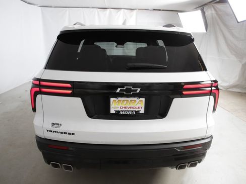 New 2026 Chevrolet Traverse LT w/ Midnight/Sport Edition FWD image 4