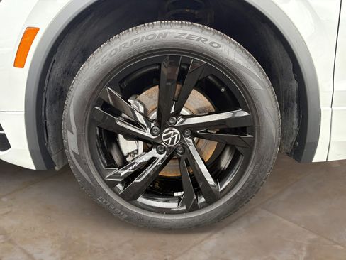 Used 2024 Volkswagen Tiguan SE R-Line FWD image 25