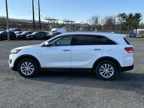 Used 2018 Kia Sorento LX image 5