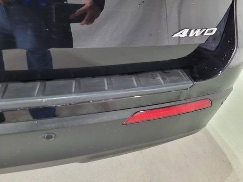 Used 2022 Ford Explorer XLT image 9