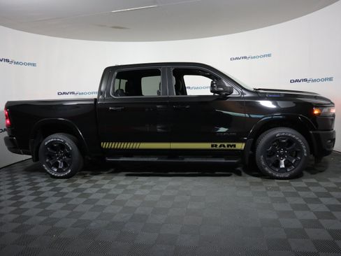 Used 2025 RAM 1500 Big Horn AWD/4WD image 4