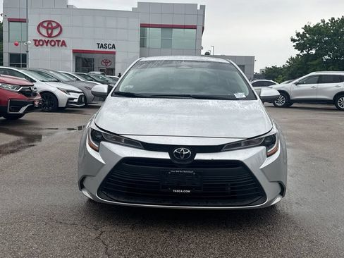 Used 2024 Toyota Corolla LE FWD image 2