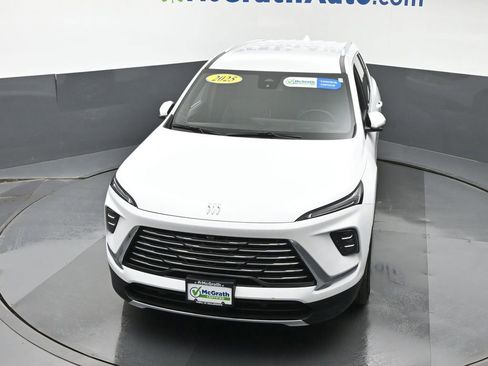 Used 2025 Buick Enclave Preferred image 23