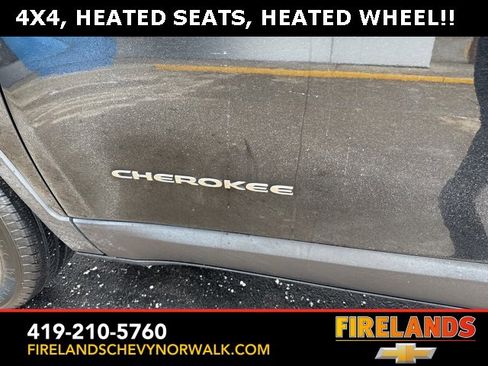 Used 2020 Jeep Cherokee Latitude Plus w/ Cold Weather Group image 14