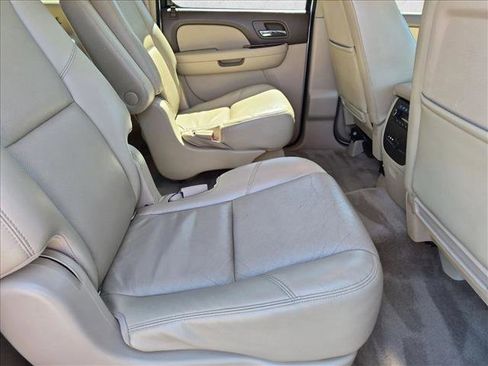 Used 2011 Chevrolet Suburban LTZ AWD/4WD image 22