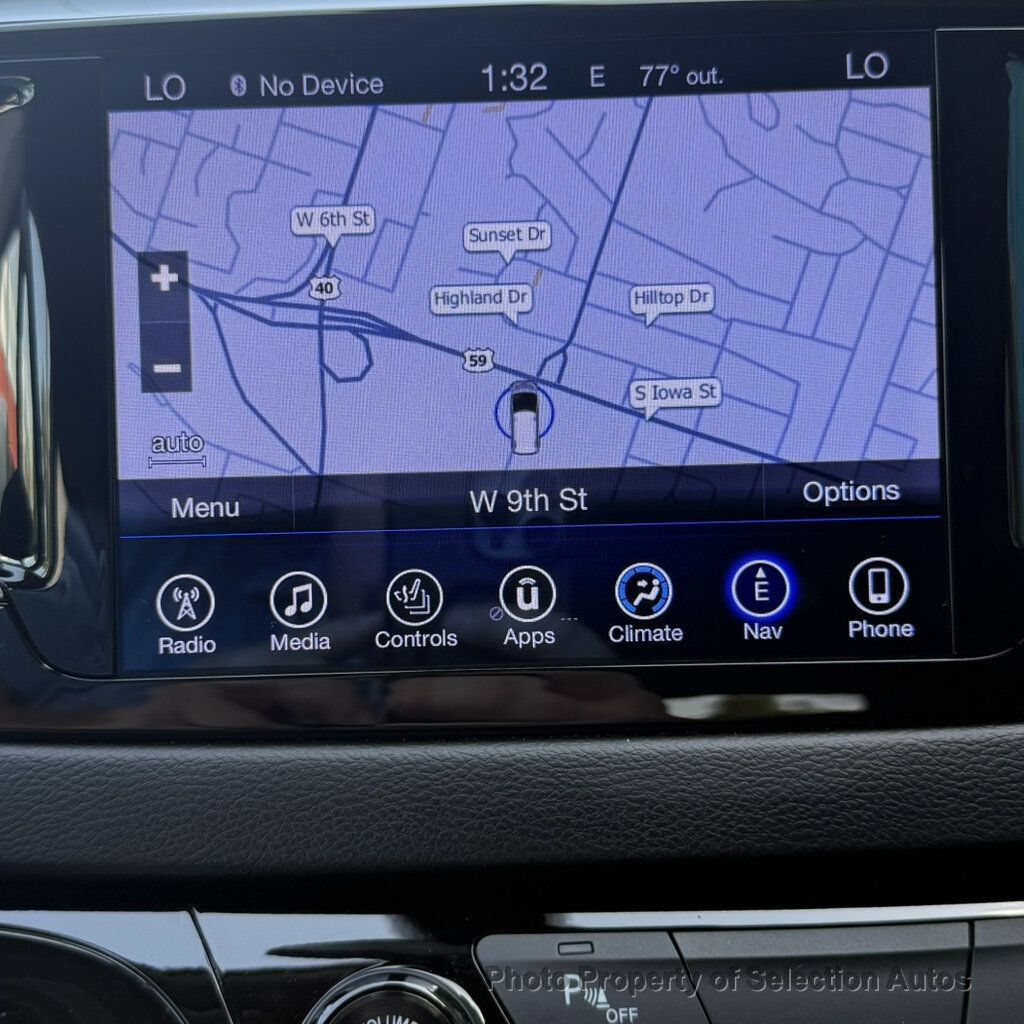 Used 2017 Chrysler Pacifica Touring-L Plus FWD image 27