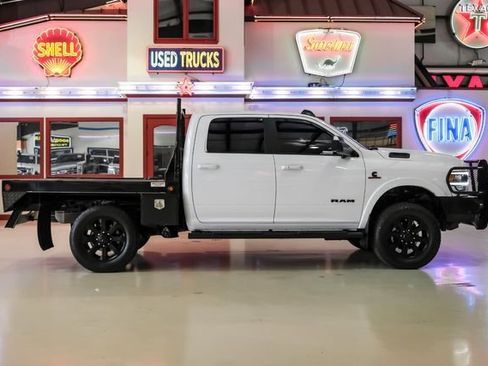 Used 2020 RAM 2500 Laramie w/ Night Edition AWD/4WD image 9