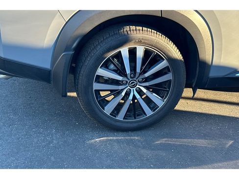 Used 2023 Nissan Pathfinder Platinum image 7