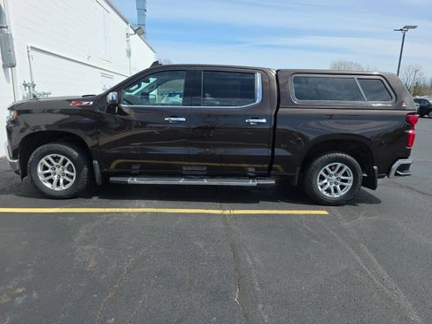 Used 2019 Chevrolet Silverado 1500 LTZ w/ Z71 Off-Road Package image 2