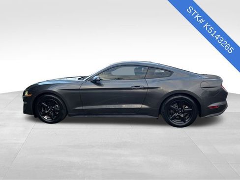 Used 2019 Ford Mustang Coupe image 4