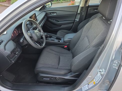 Used 2024 Honda Accord EX image 12