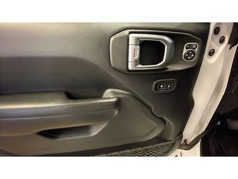 Used 2020 Jeep Gladiator Sport w/ Quick Order Package 24S image 9