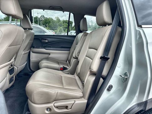 Used 2021 Honda Pilot Touring image 4