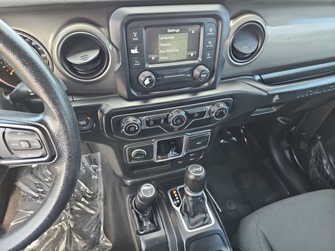 Used 2018 Jeep Wrangler Unlimited Sport AWD/4WD image 22