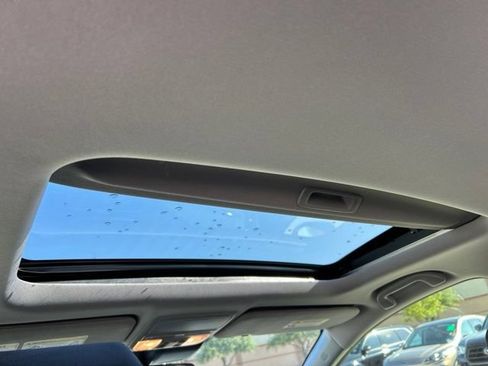 Used 2018 Honda CR-V Touring image 12