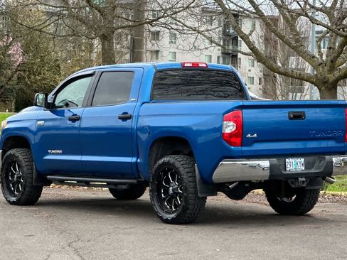Used 2018 Toyota Tundra SR5 w/ SR5 Upgrade Package image 6