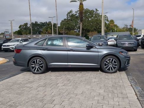 New 2026 Volkswagen Jetta SE FWD image 3