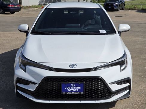 Used 2025 Toyota Corolla SE FWD image 3