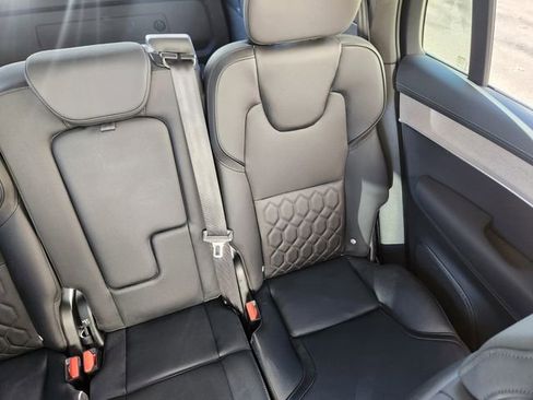 New 2025 Volvo XC90 B6 Plus w/ Protection Package Premier image 15