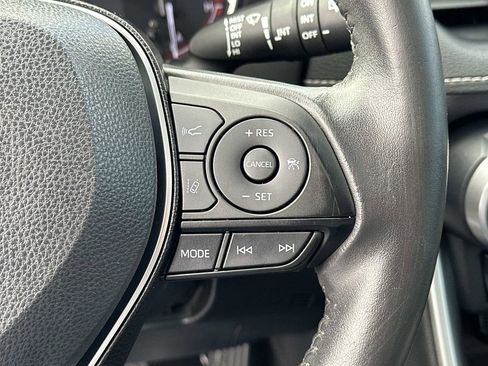 Used 2019 Toyota RAV4 Limited image 16