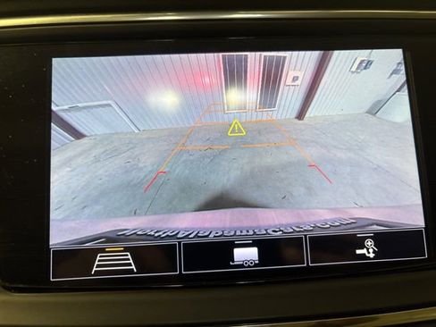 Used 2020 Buick Enclave Premium w/ Sun and Sites Package image 20