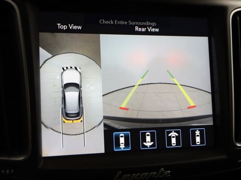 Used 2018 Maserati Levante GranSport image 10